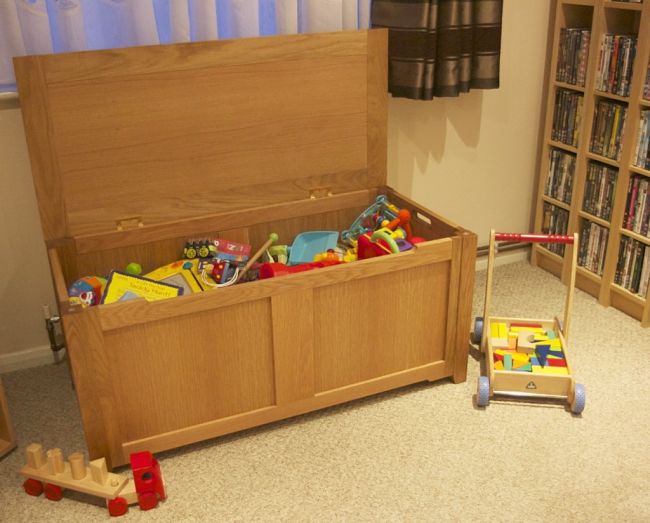 Discover what to look for when choosing a toy box. See why Big is Better